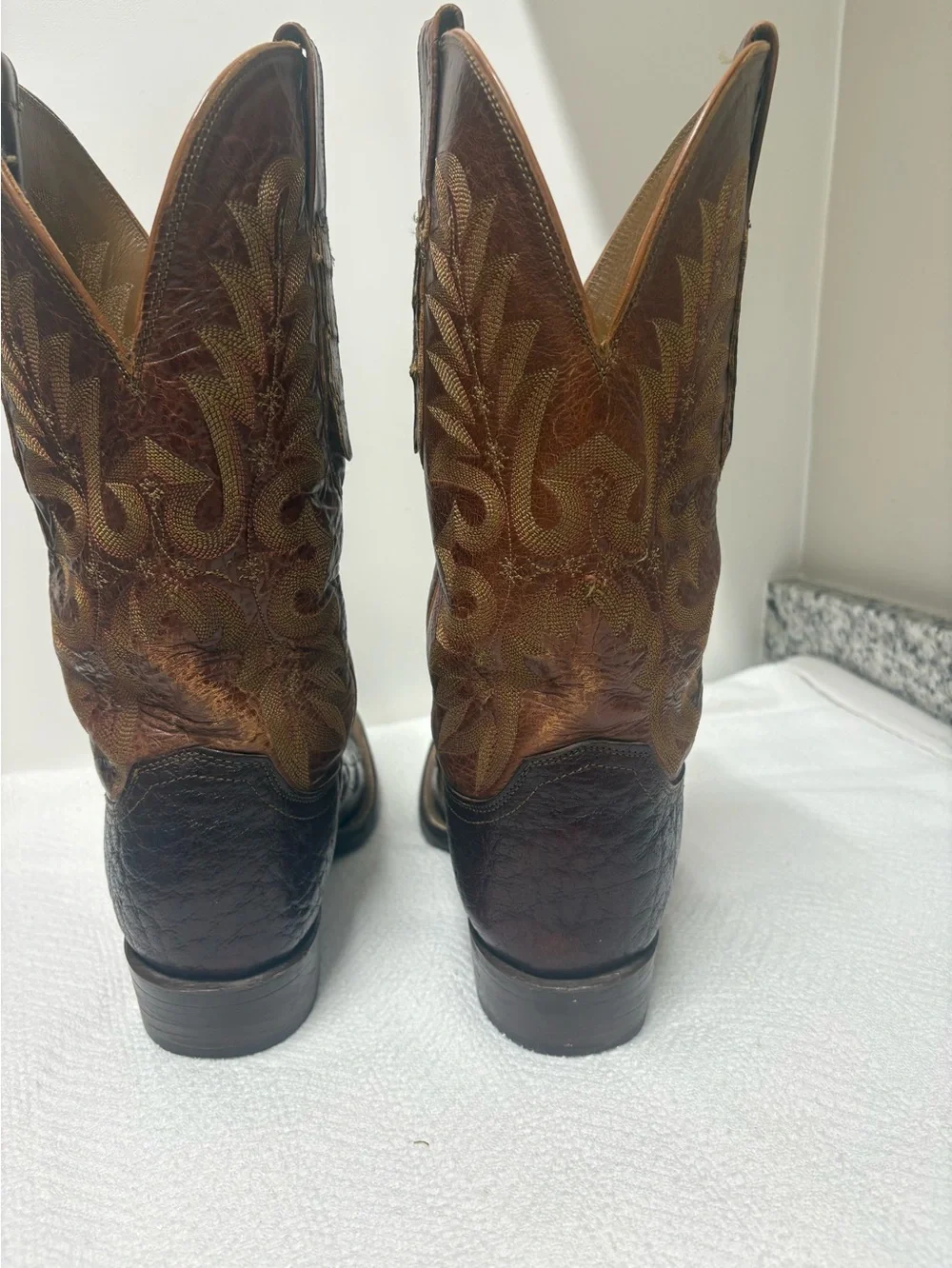 Lucchese gorgeous handcrafted